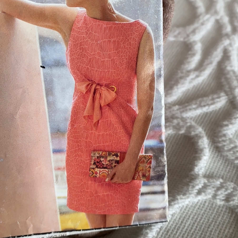 Taylor dress, size 6. Beautiful salmon color. Like new, worn once